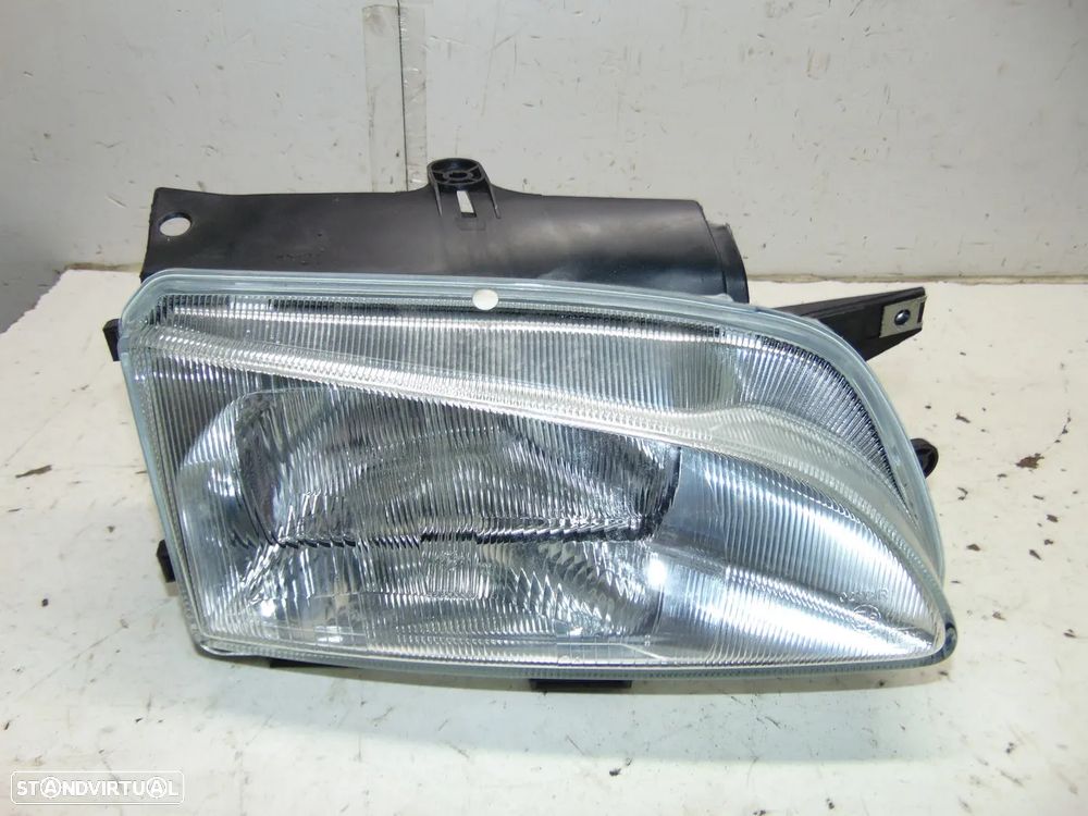 Citroen Berlingo/Peugeot Partner farol - 1