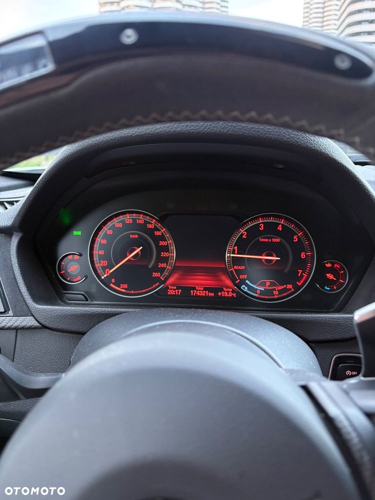 BMW Seria 3 330i xDrive M Sport Sport - 14