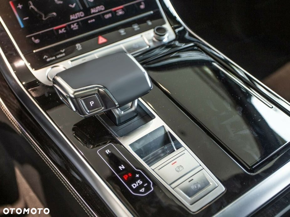 Audi Q8 - 12