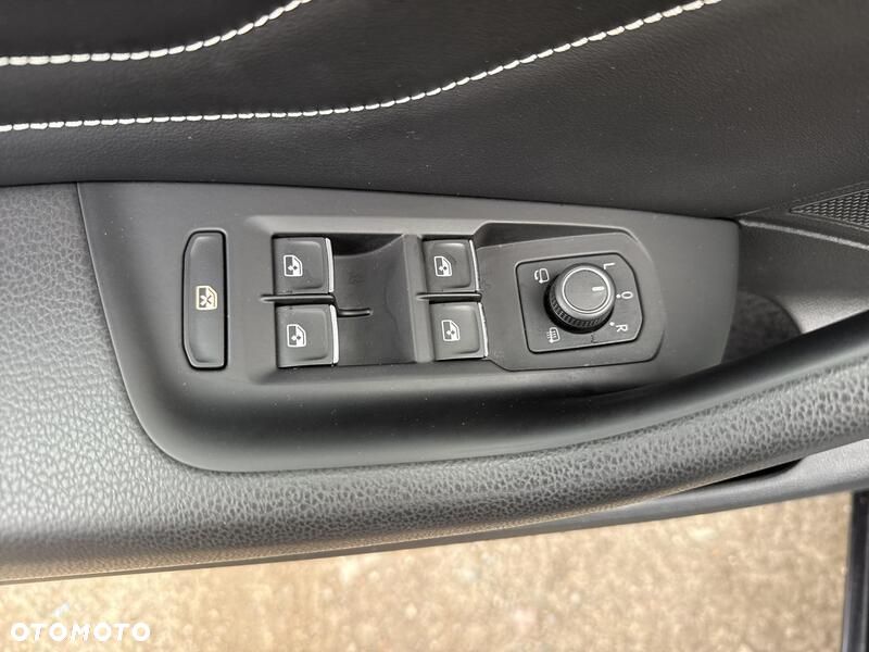 Volkswagen Passat 2.0 TSI Elegance DSG - 12