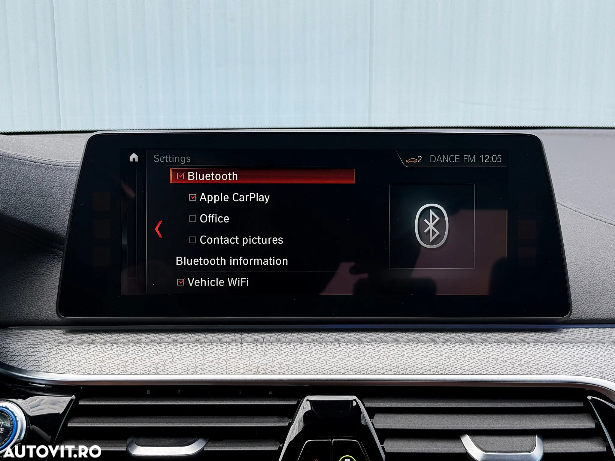 BMW Seria 5 550i xDrive - 28