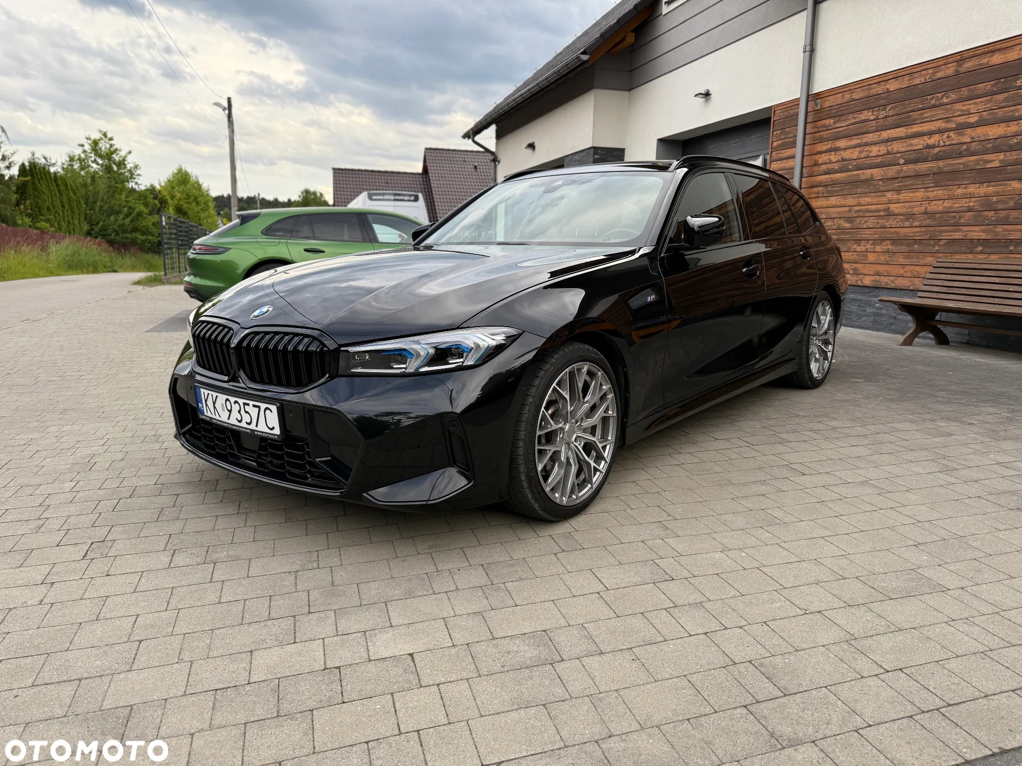 BMW Seria 3 330i Touring xDrive - 13