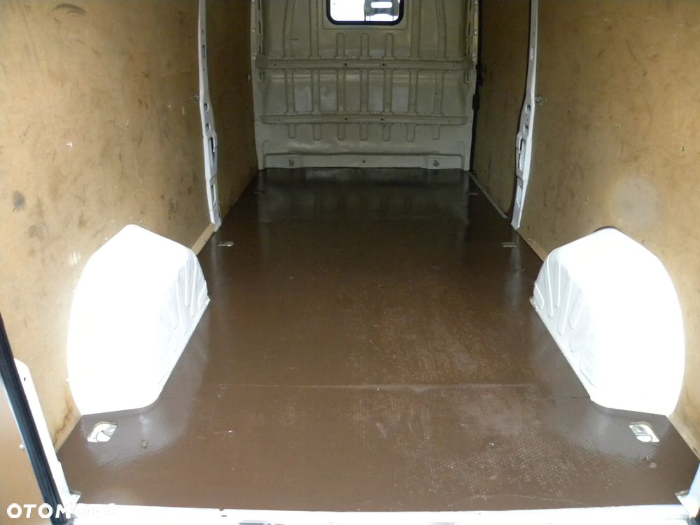 Peugeot Boxer 2,2Hdi - 11