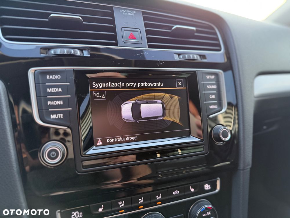 Volkswagen Golf - 36