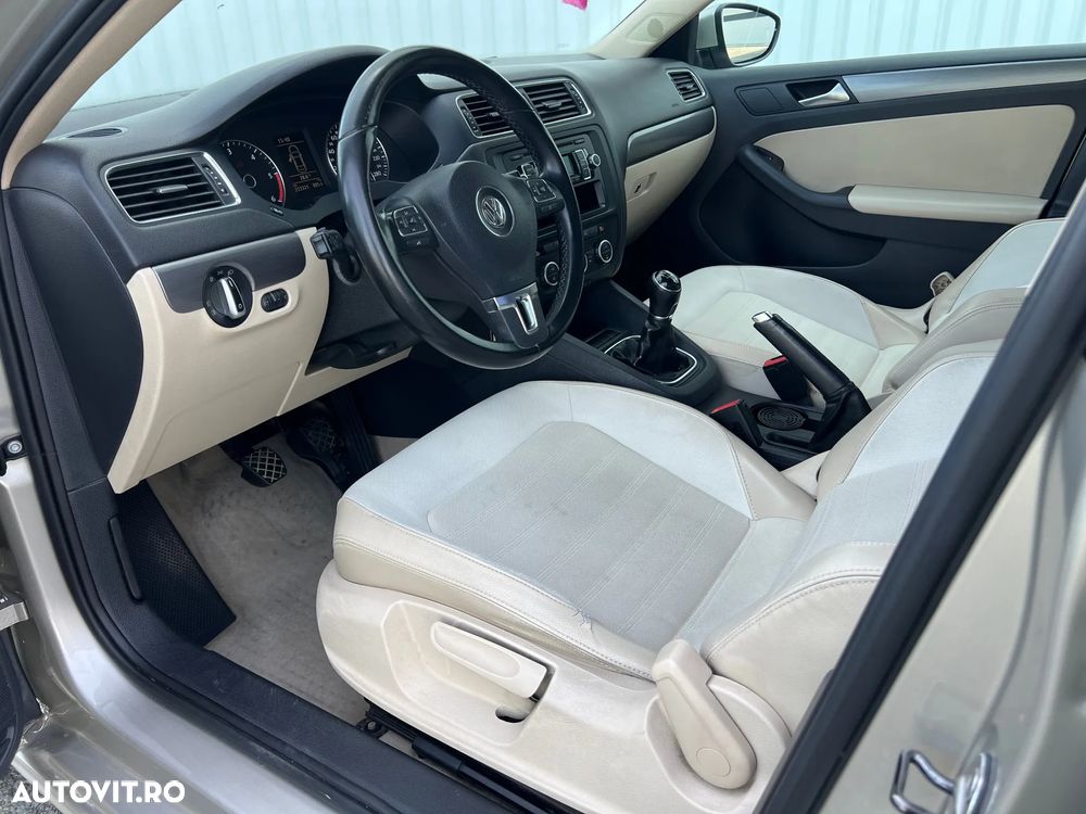 Volkswagen Jetta 2.0 TDI CR DPF Highline - 19