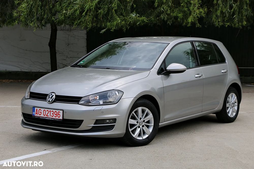 Volkswagen Golf - 1