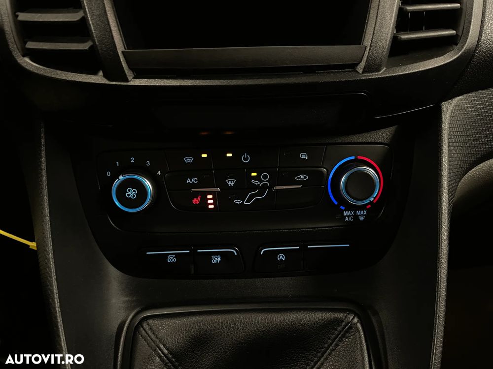 Ford Transit Connect - 12