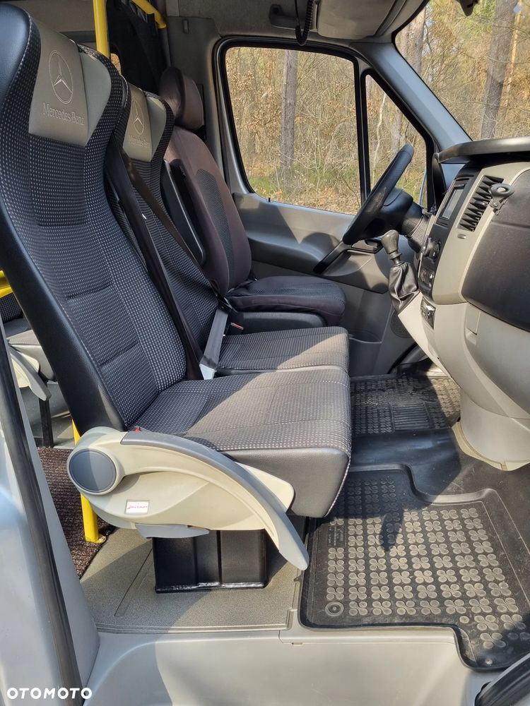Mercedes-Benz Sprinter - 12