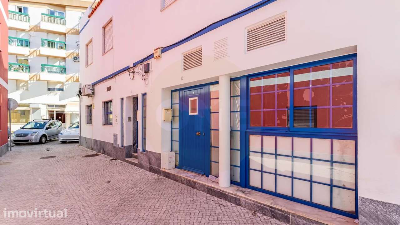 Prédio | 2 lojas + T4 | Vista rio | Póvoa de Santa Iria - Grande imagem: 2/23