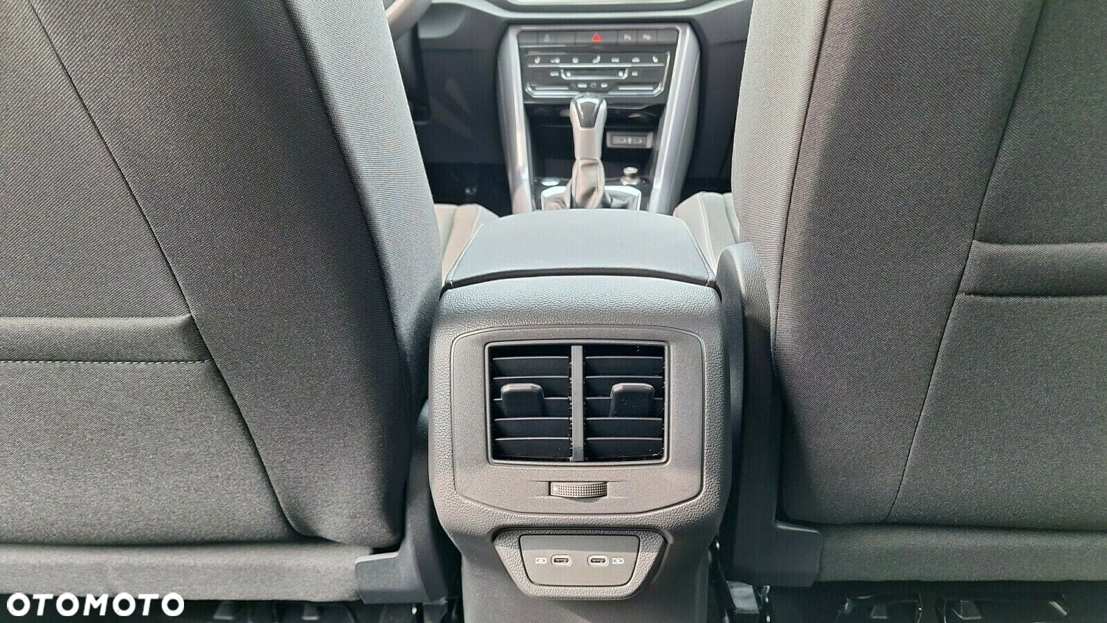 Volkswagen T-Roc - 23