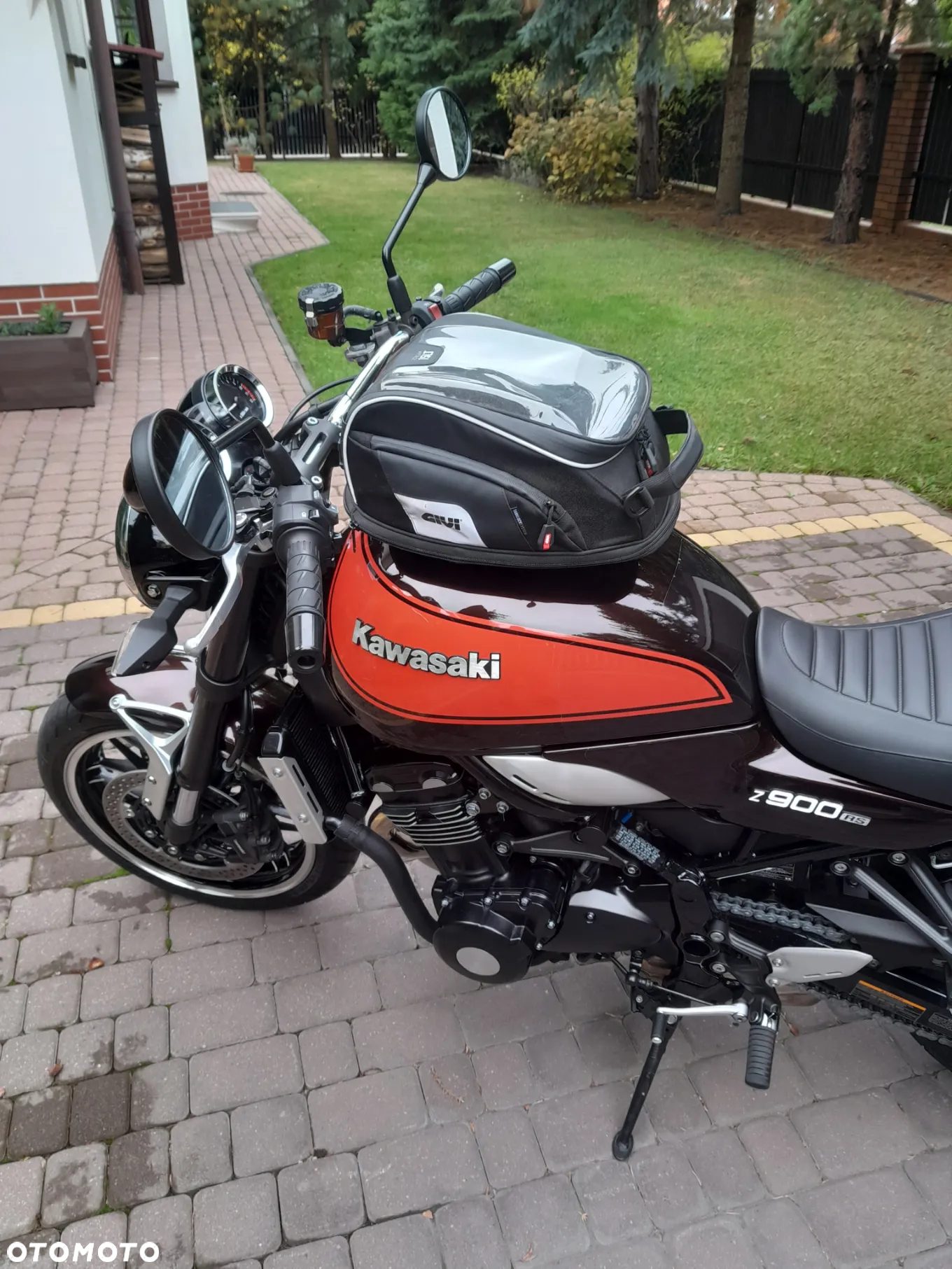 Kawasaki Z 900 RS - 14
