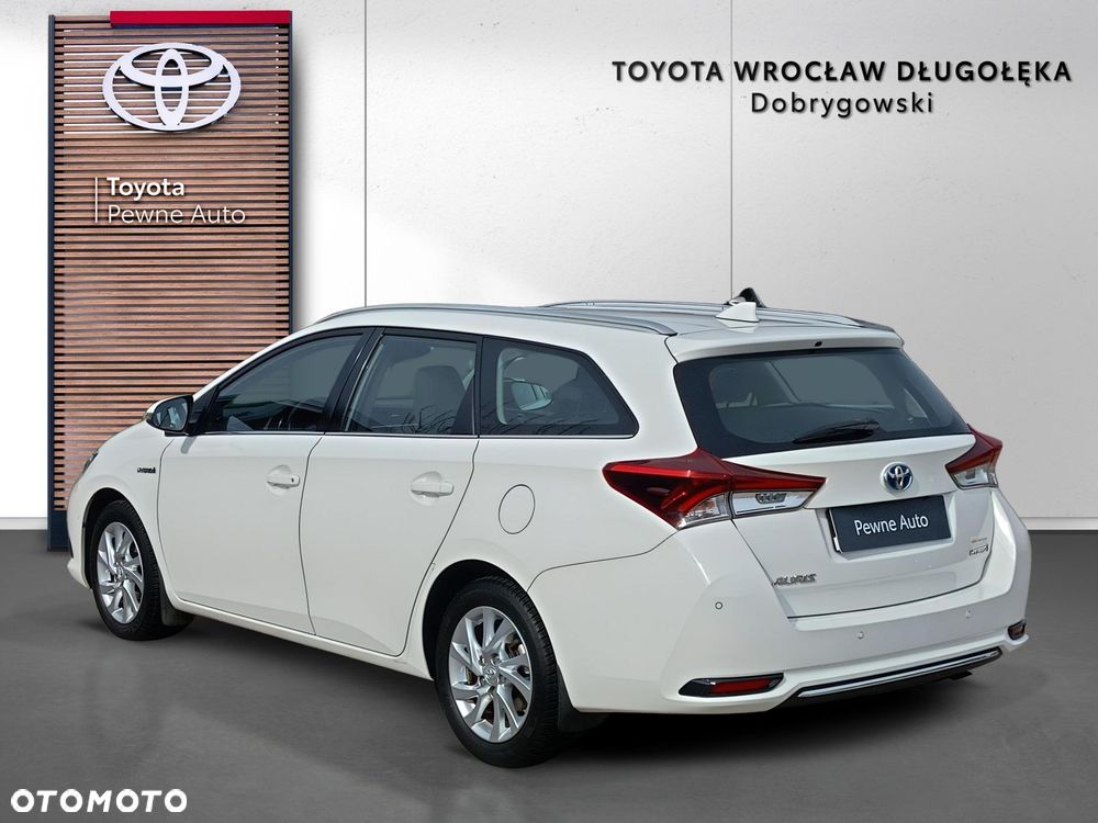 Toyota Auris Hybrid 135 Premium - 6