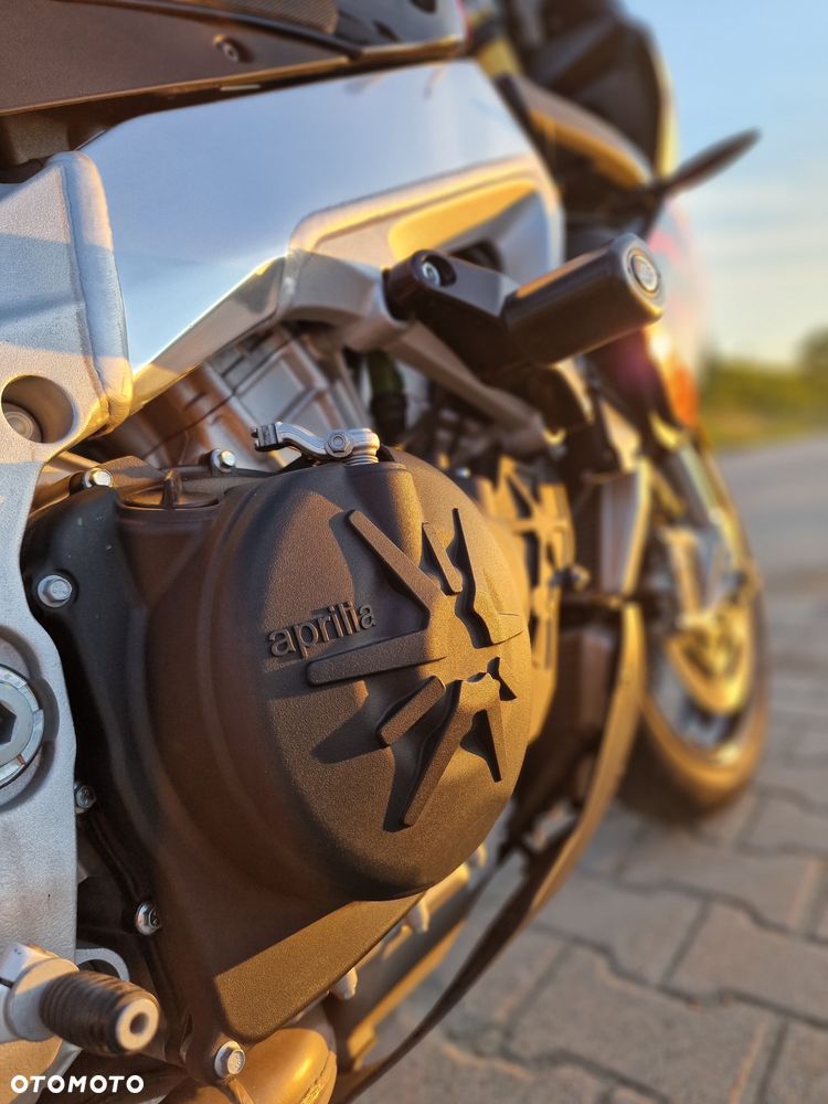 Aprilia Tuono - 10