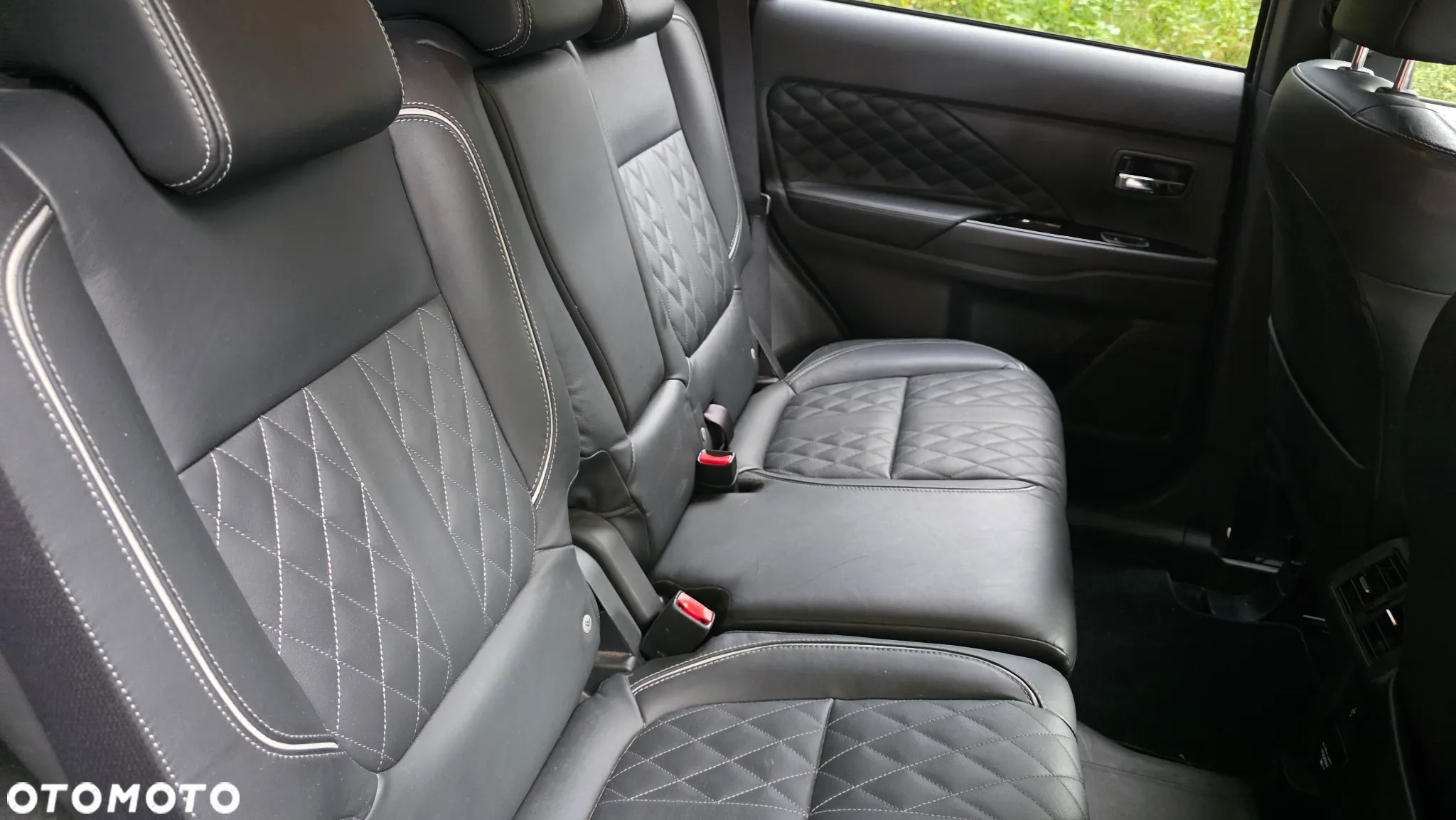 Mitsubishi Outlander 2.4 4WD Plug-In Hybrid Spirit+ - 14