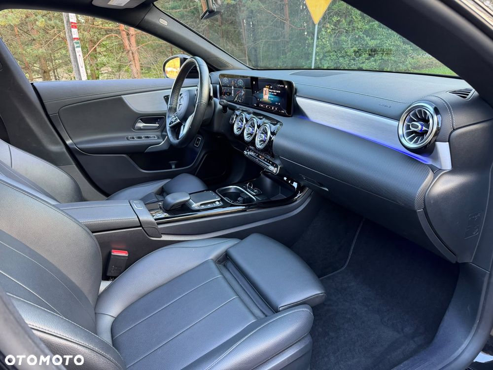 Mercedes-Benz CLA 250 AMG Line 7G-DCT - 18