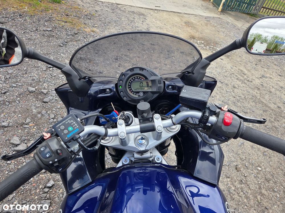 Yamaha FZS - 6