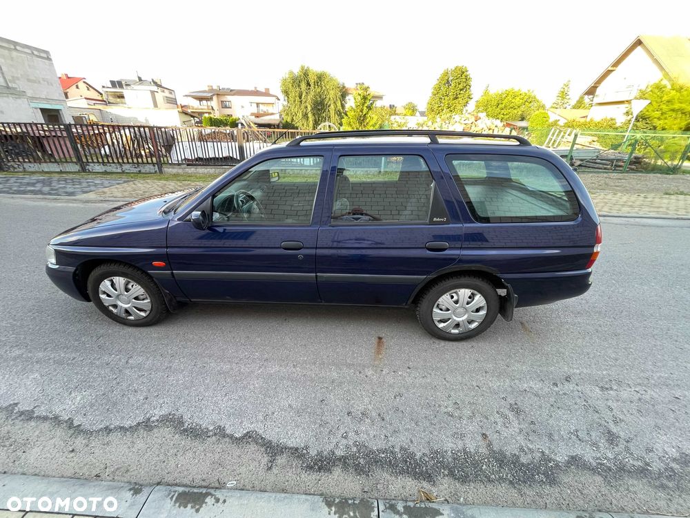 Ford Escort - 3