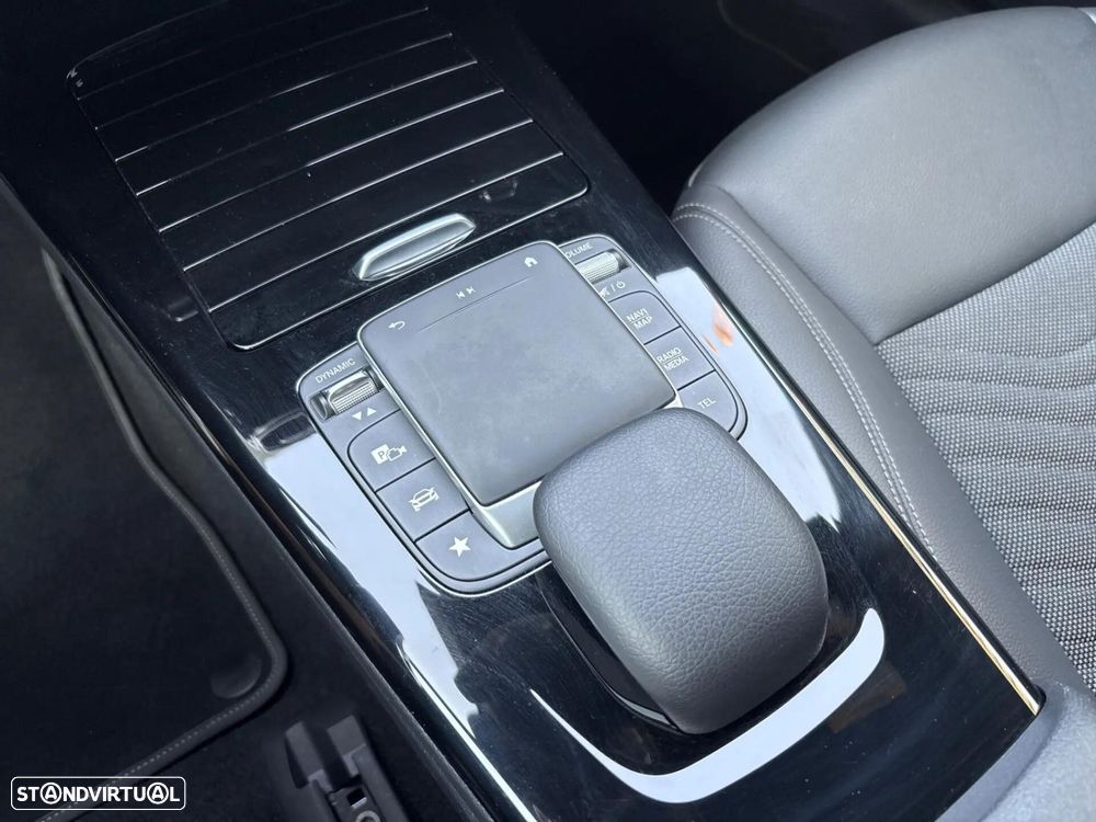 Mercedes-Benz A 250 — fotografia 17