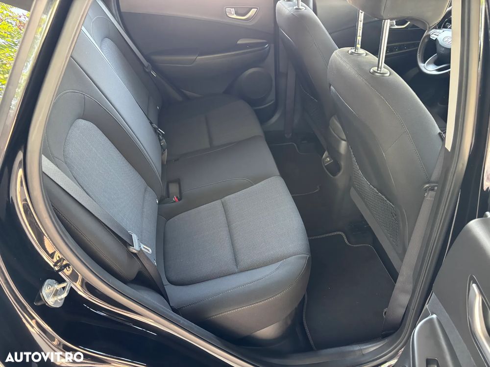 Hyundai KONA - 35