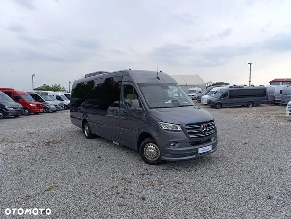 Mercedes-Benz Sprinter 519