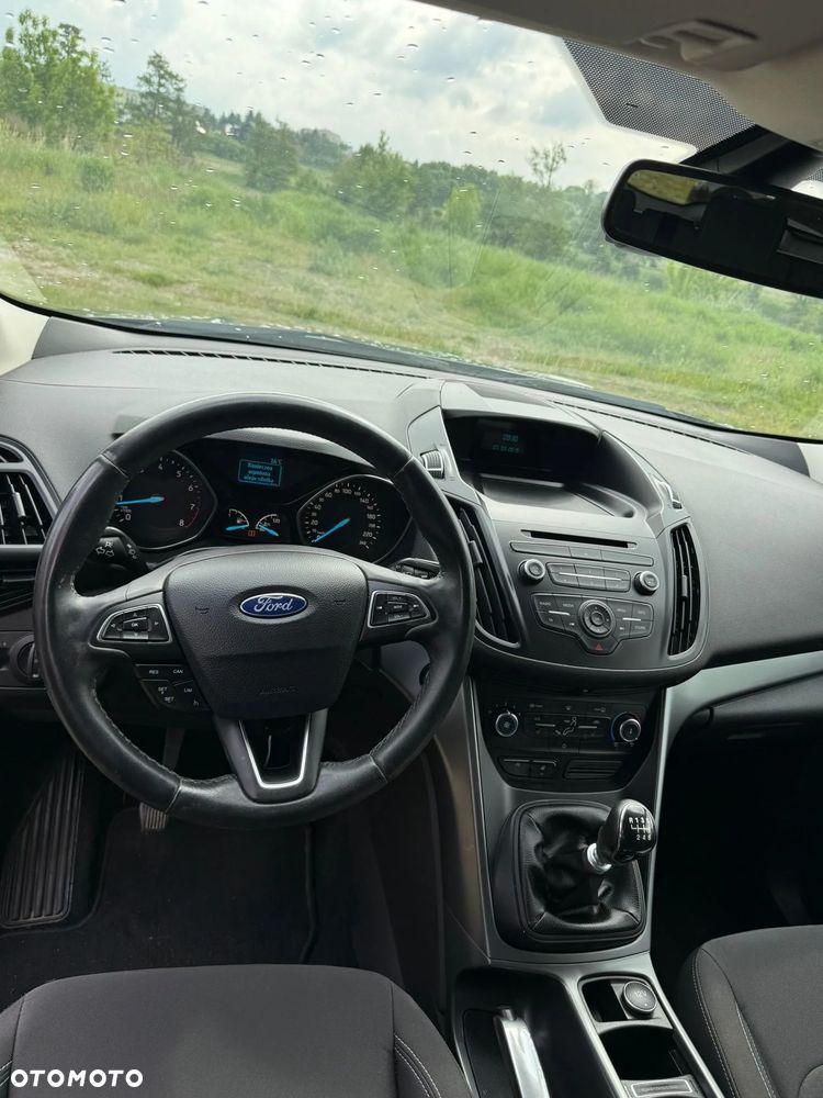 Ford Kuga 1.5 EcoBoost 2x4 Trend - 9