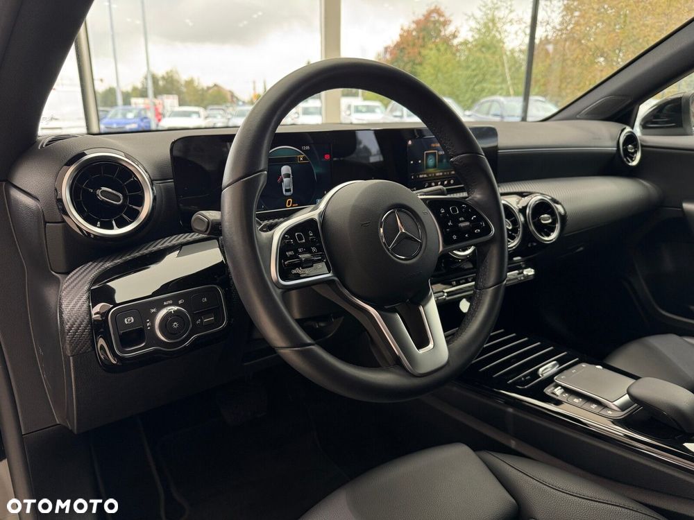 Mercedes-Benz Klasa A 180 Style 7G-DCT - 8