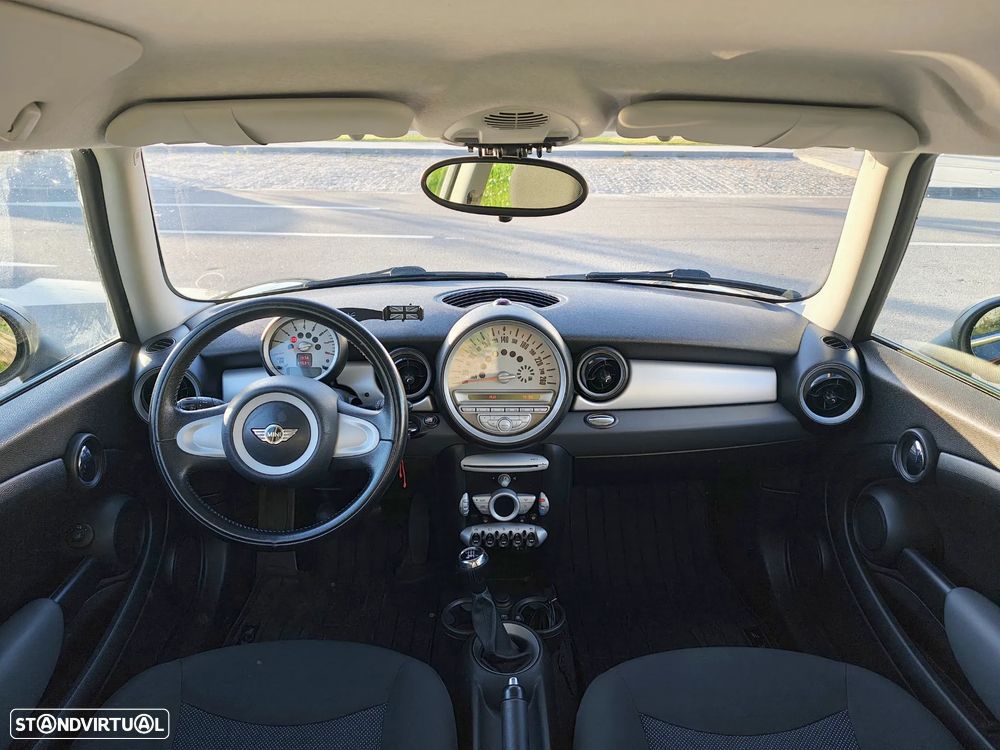 MINI 3 Portas One 1.4 - 17