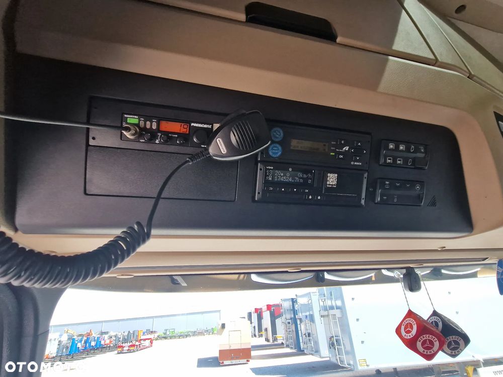 Mercedes-Benz Actros - 33