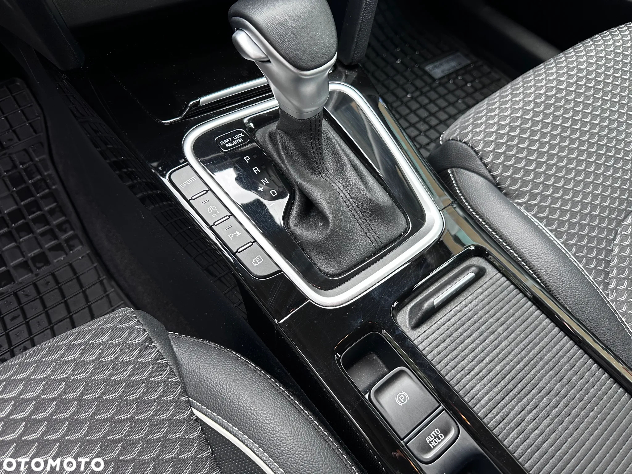 Kia Ceed 1.5 T-GDI Tribute DCT - 17