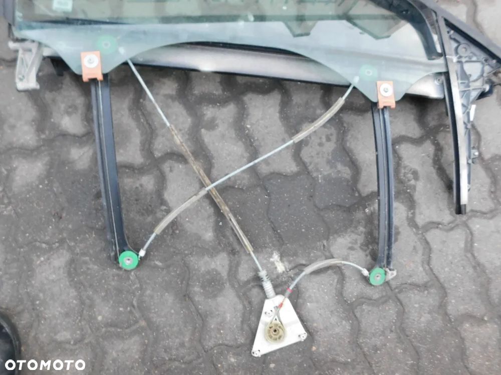 podnośnik szyby prawy przód AUDI A3 8P 03-12 3d