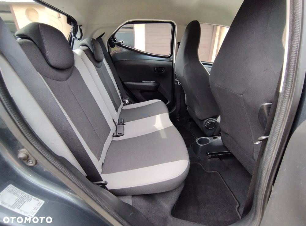 Toyota Aygo x-clusiv - 31