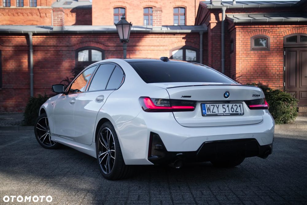 BMW Seria 3 330i xDrive M Sport - 13