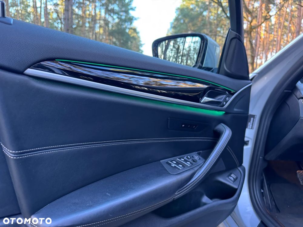 BMW Seria 5 530i xDrive Sport Line sport - 26