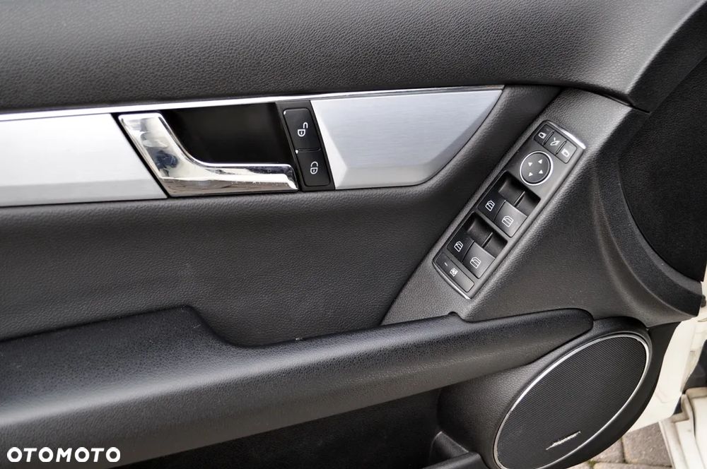 Mercedes-Benz Klasa C 220 (BlueTEC) d T 7G-TRONIC Avantgarde - 21