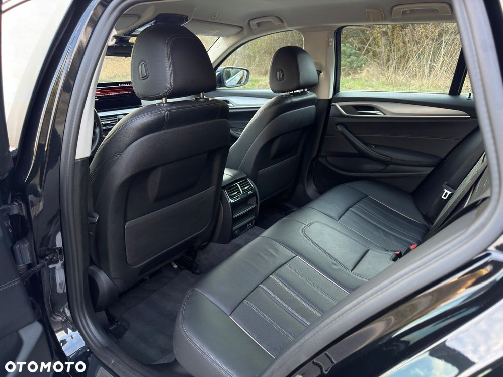 BMW Seria 5 530e Luxury Line sport - 18