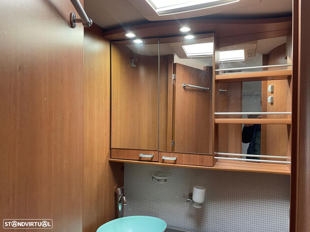 Pilote Explorateur G742 c/Cama Central - Autocaravana - 35