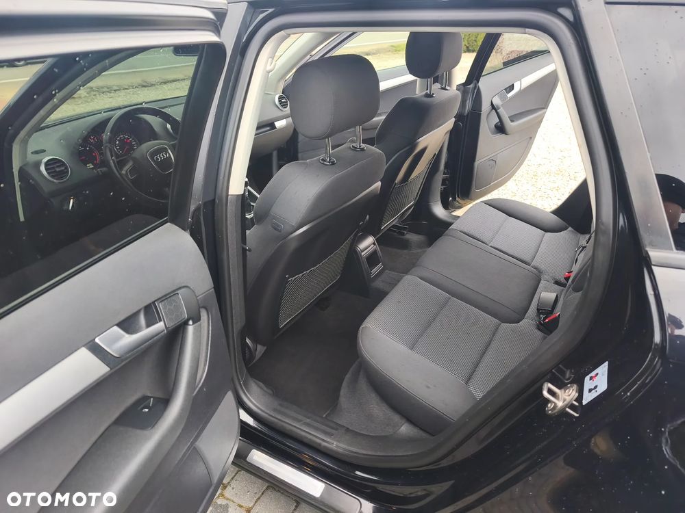 Audi A3 Sportback 2.0 TDI DPF Ambiente - 14