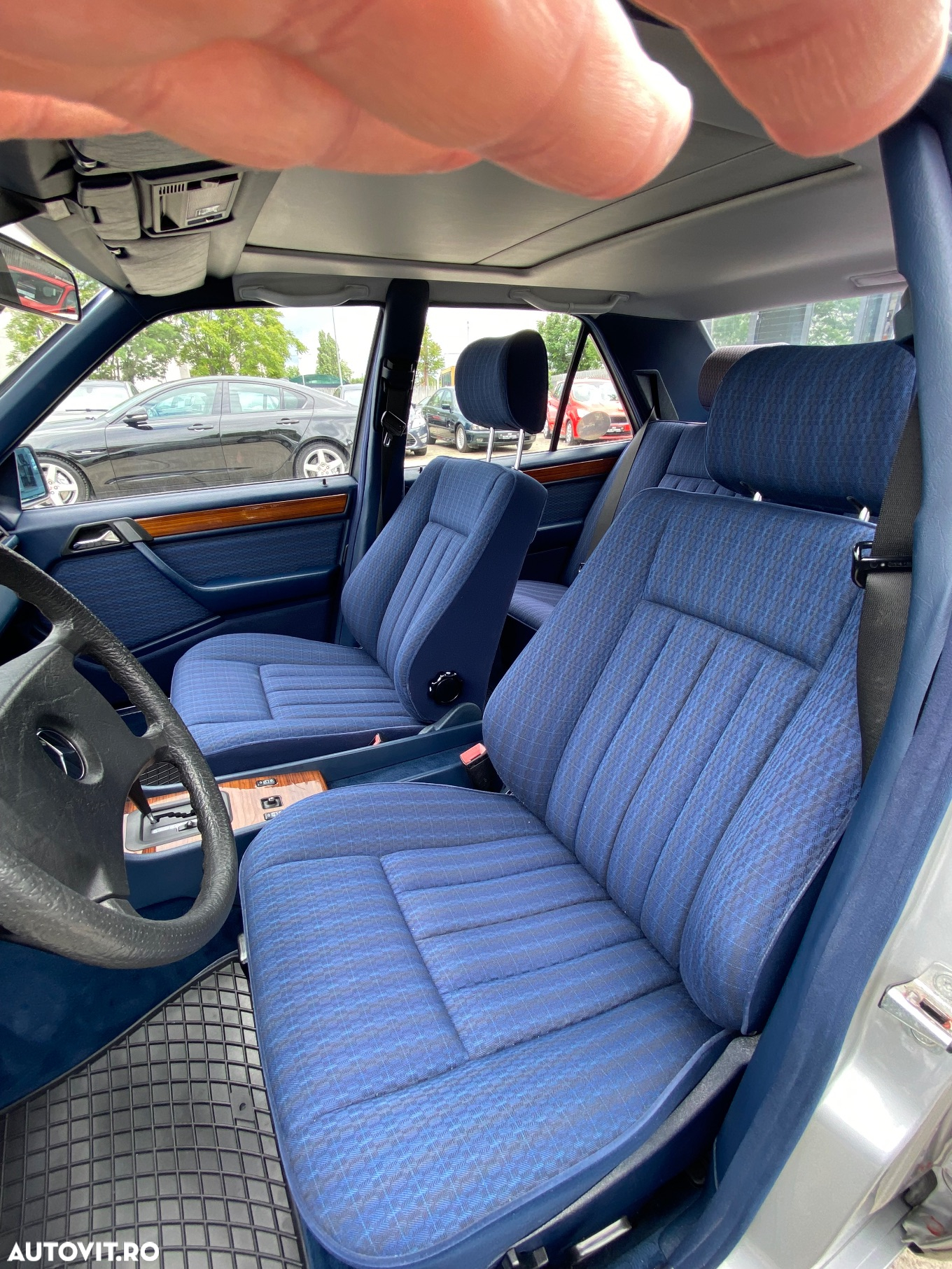 Mercedes-Benz W124 - 21