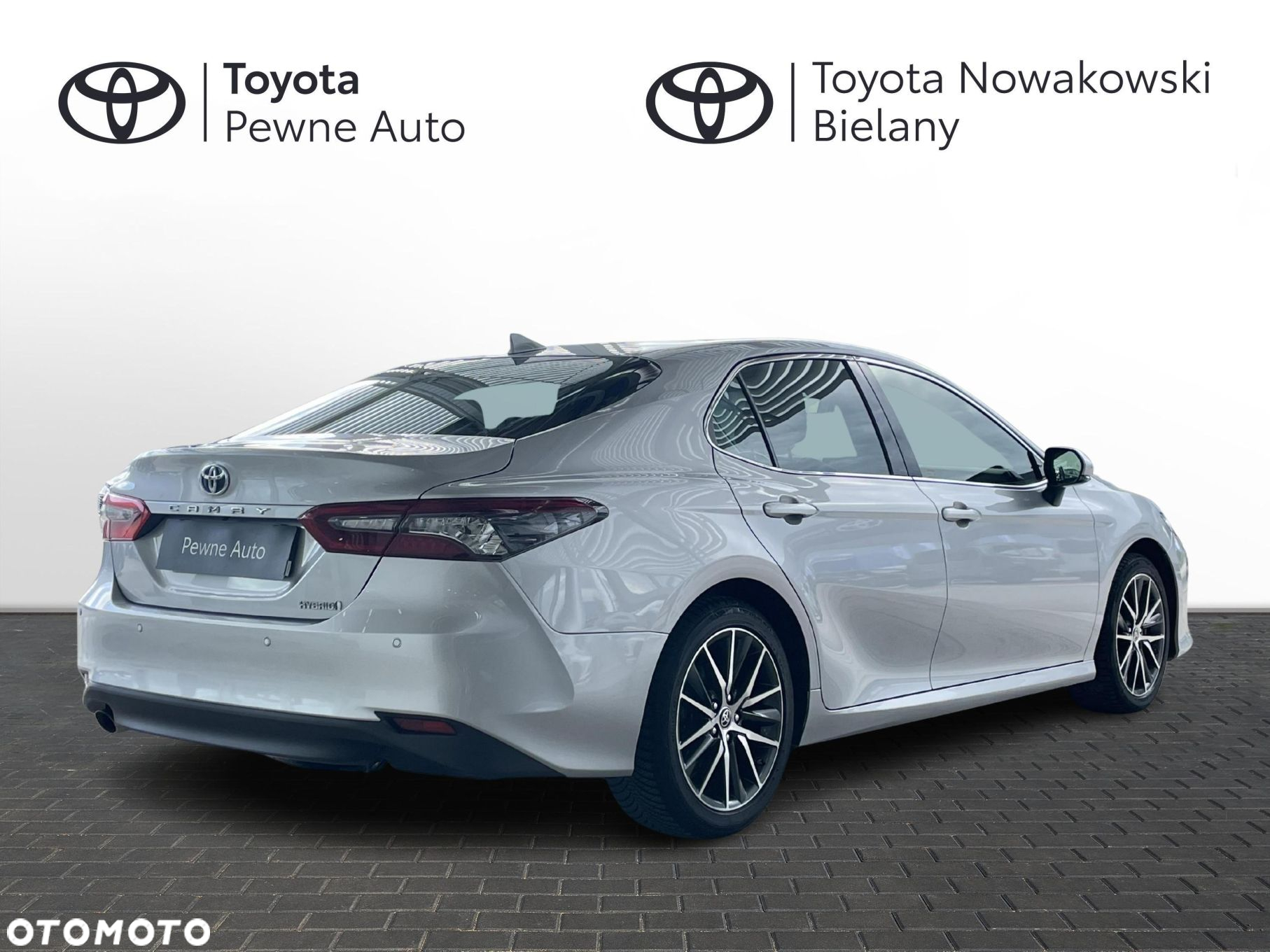 Toyota Camry - 5