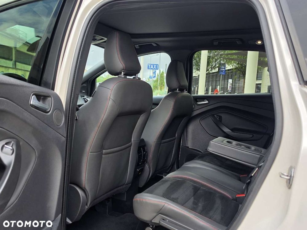 Ford Kuga - 31