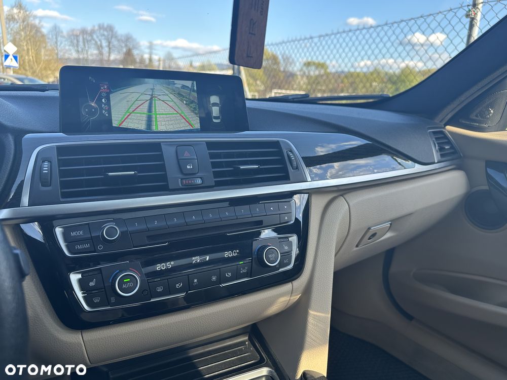 BMW Seria 3 328i Luxury Line - 31