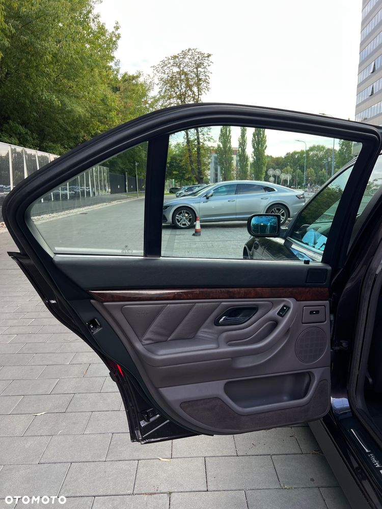 BMW Seria 7 735i - 17