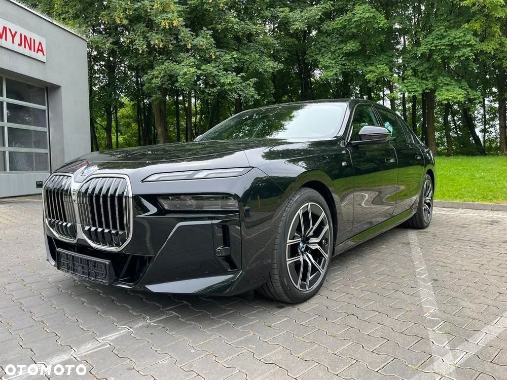 BMW Seria 7 740d xDrive sport - 9