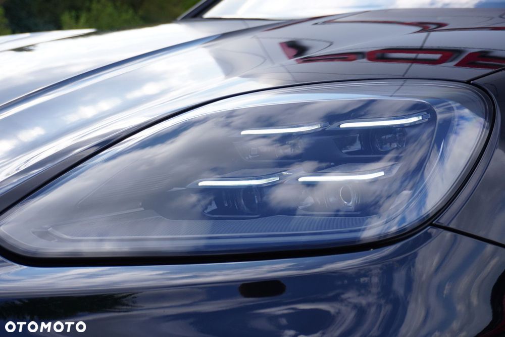Porsche Cayenne Coupe Turbo E-Hybrid PHEV - 10