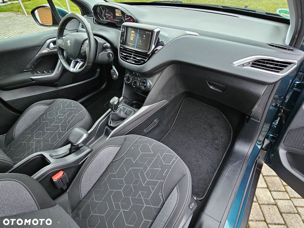 Peugeot 2008 PureTech 82 Style - 21