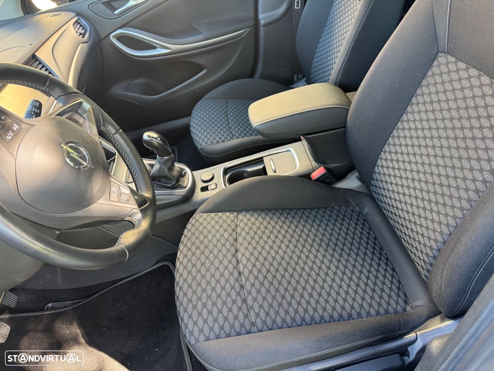 Opel Astra 1.2 Turbo Start/Stop 120 Anos - 6