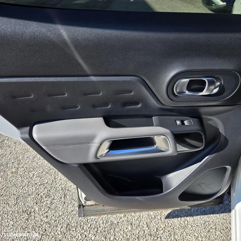 Citroën C5 Aircross 1.6 Hybrid Feel Business (TA) e-EAT8 — fotografia 23