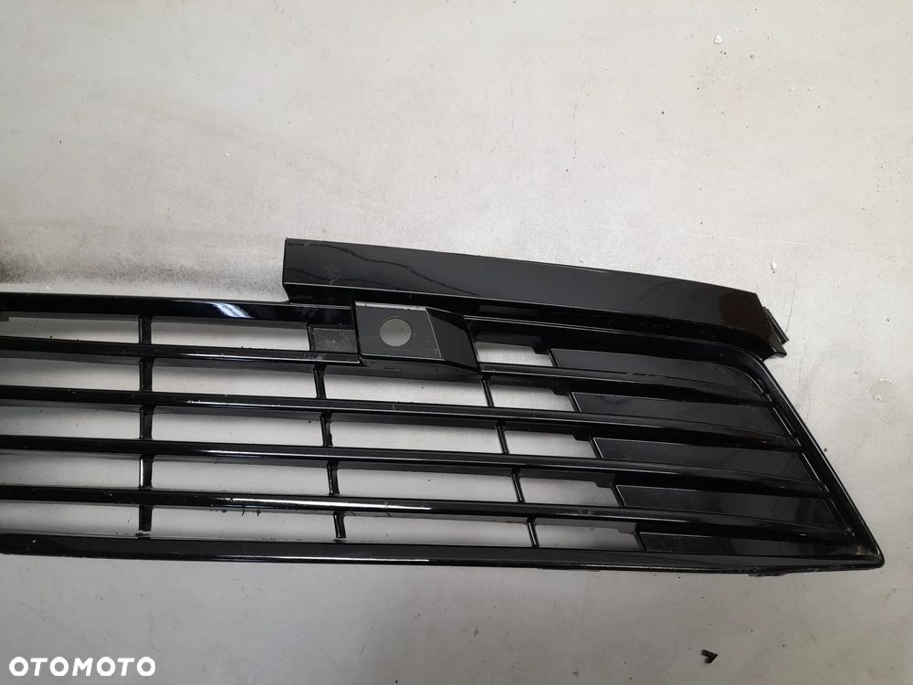 OPEL ASTRA L VI KRATKA ŚRODKOWA ZDERZAKA PRZÓD 9839979680 - 4