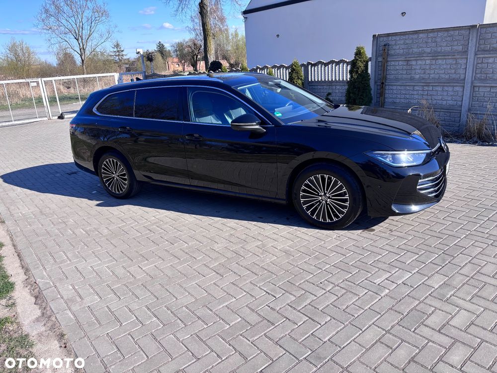 Volkswagen Passat Variant 2.0 TDI SCR 4Motion DSG Elegance - 3