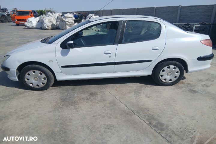 Dezmembrez Peugeot 206 1 [facelift] [2002 - 2009] Sedan TU3A - 2